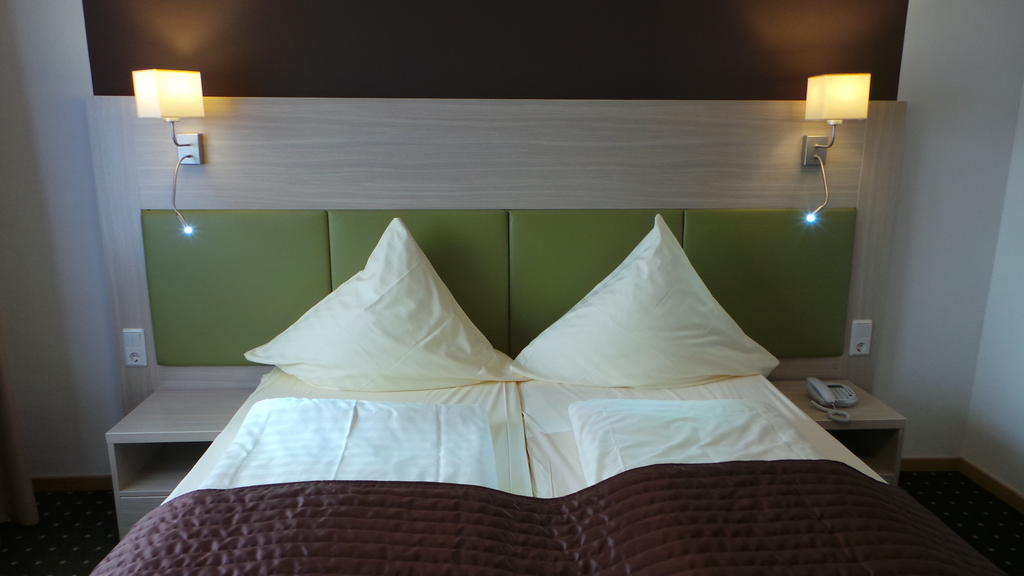 Rhoenblick Landhotel - Restaurant - Countrypub Petersberg  Chambre photo