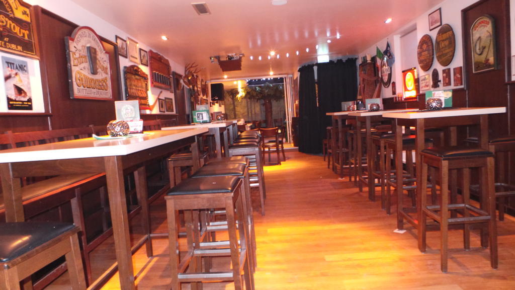 Rhoenblick Landhotel - Restaurant - Countrypub Petersberg  Extérieur photo