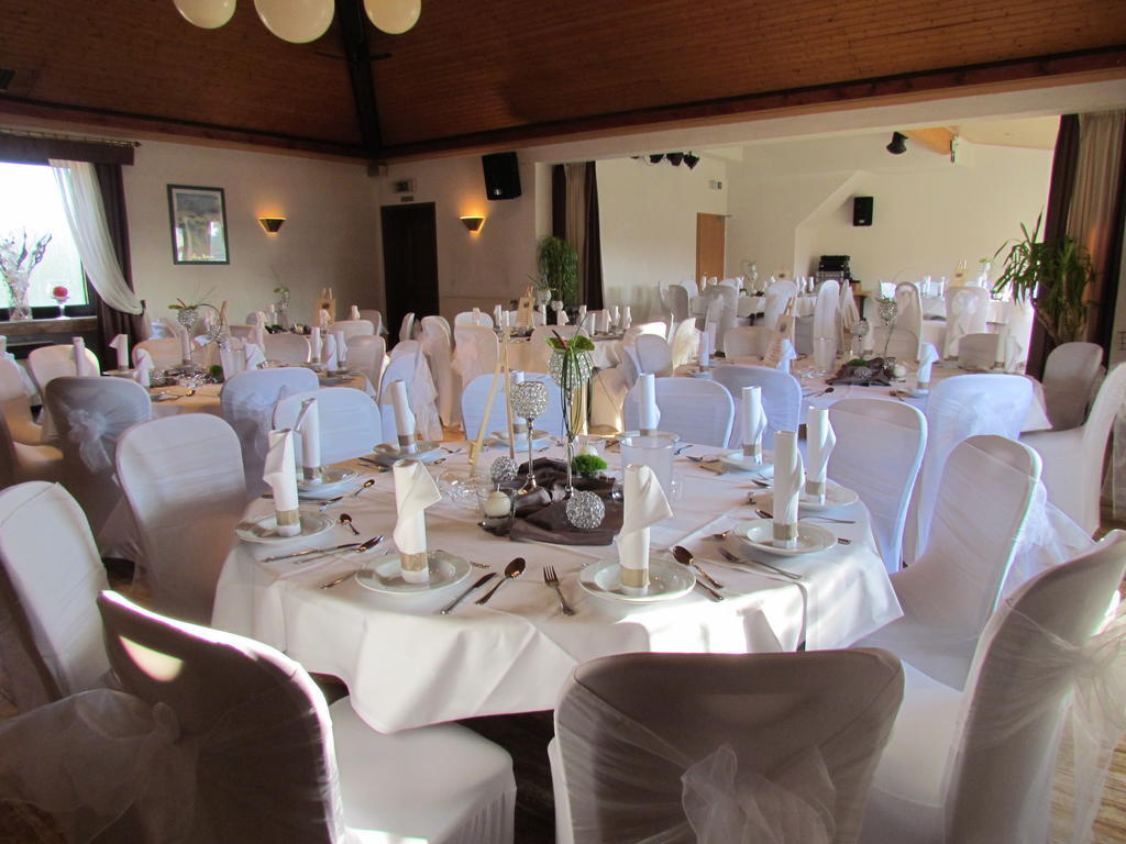 Rhoenblick Landhotel - Restaurant - Countrypub Petersberg  Extérieur photo