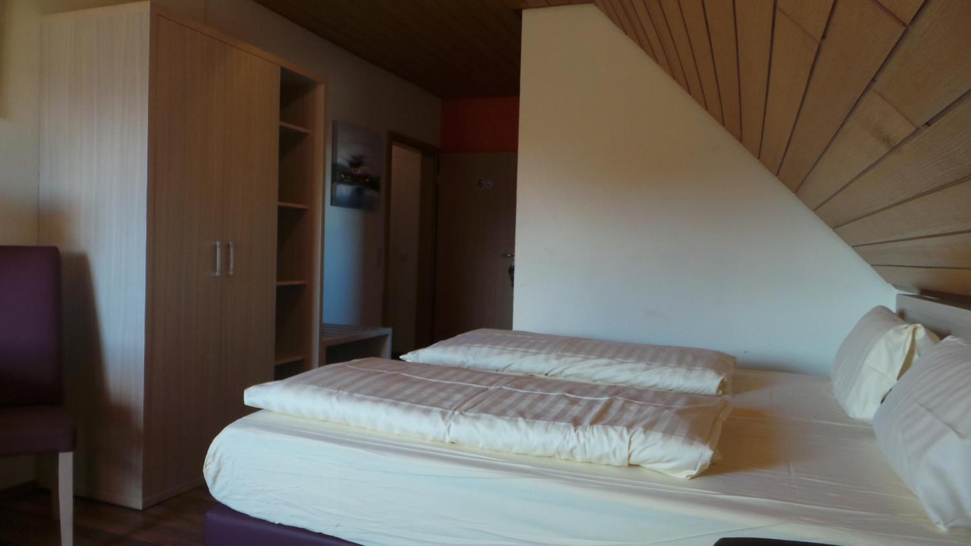 Rhoenblick Landhotel - Restaurant - Countrypub Petersberg  Chambre photo